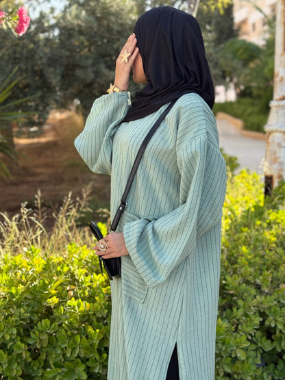 Élégance fluide en vert sauge