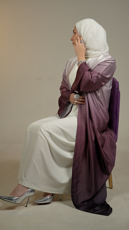 Abaya en soie aux couleurs dégradées avec sous-abaya blanche